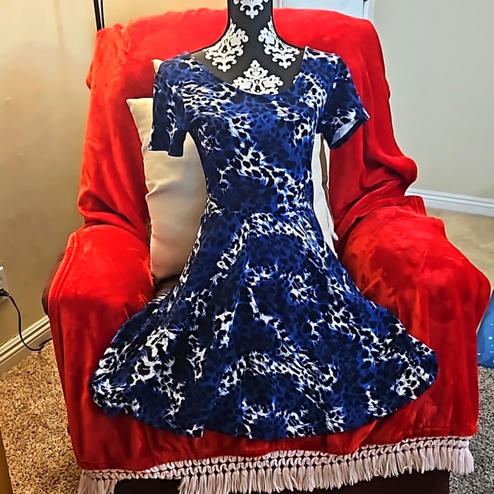 ♥️♥️♥️ Charming Charlie Dress with Cheetah print Keyhole in the back
